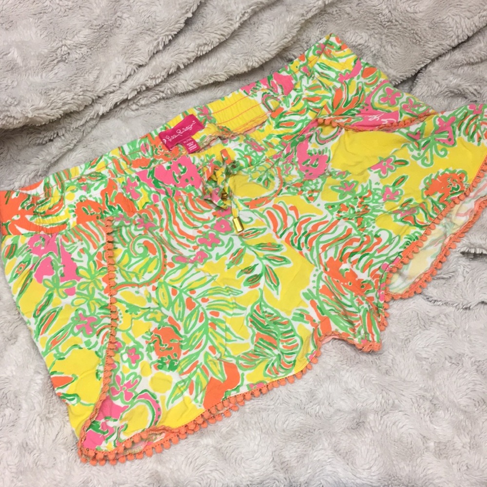 Lilly Pulitzer shorts 🌴